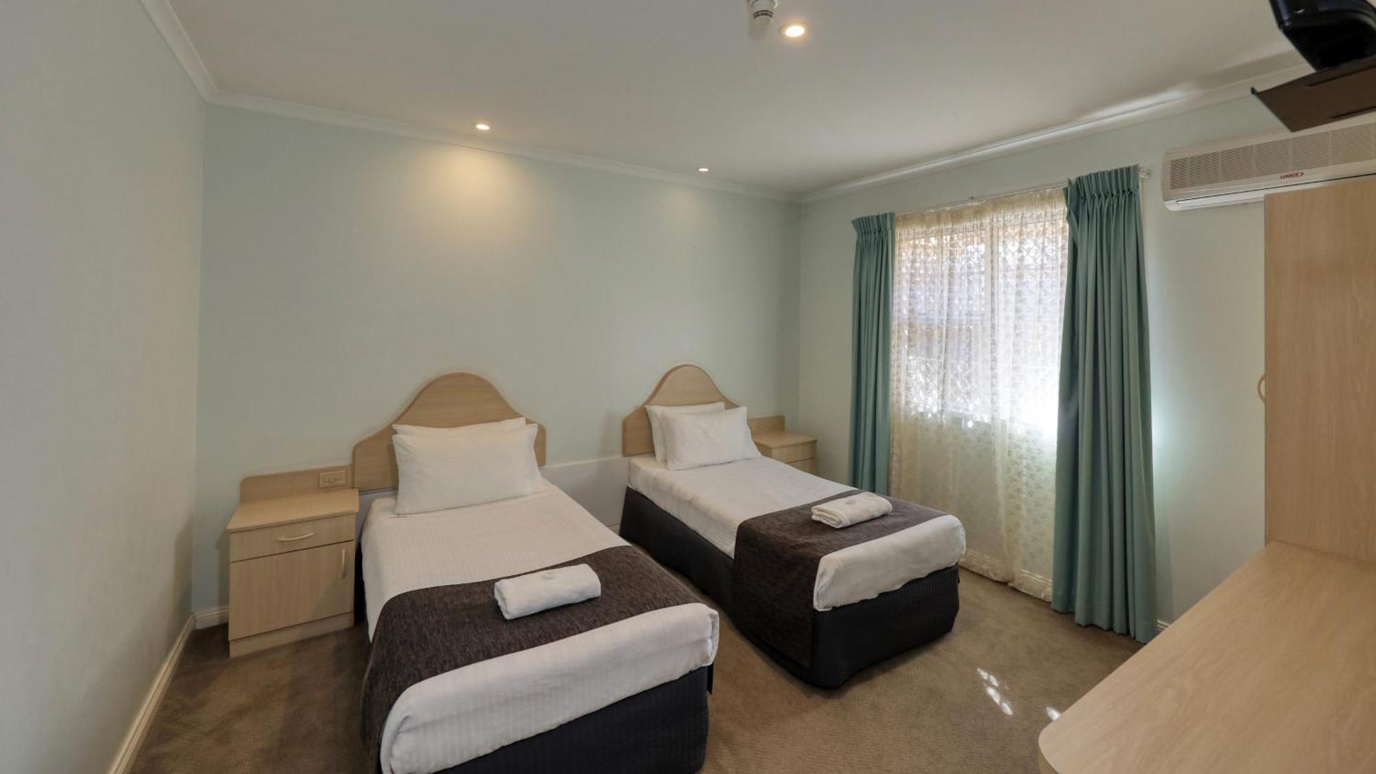 Charles Rasp Motor & Motel Broken Hill