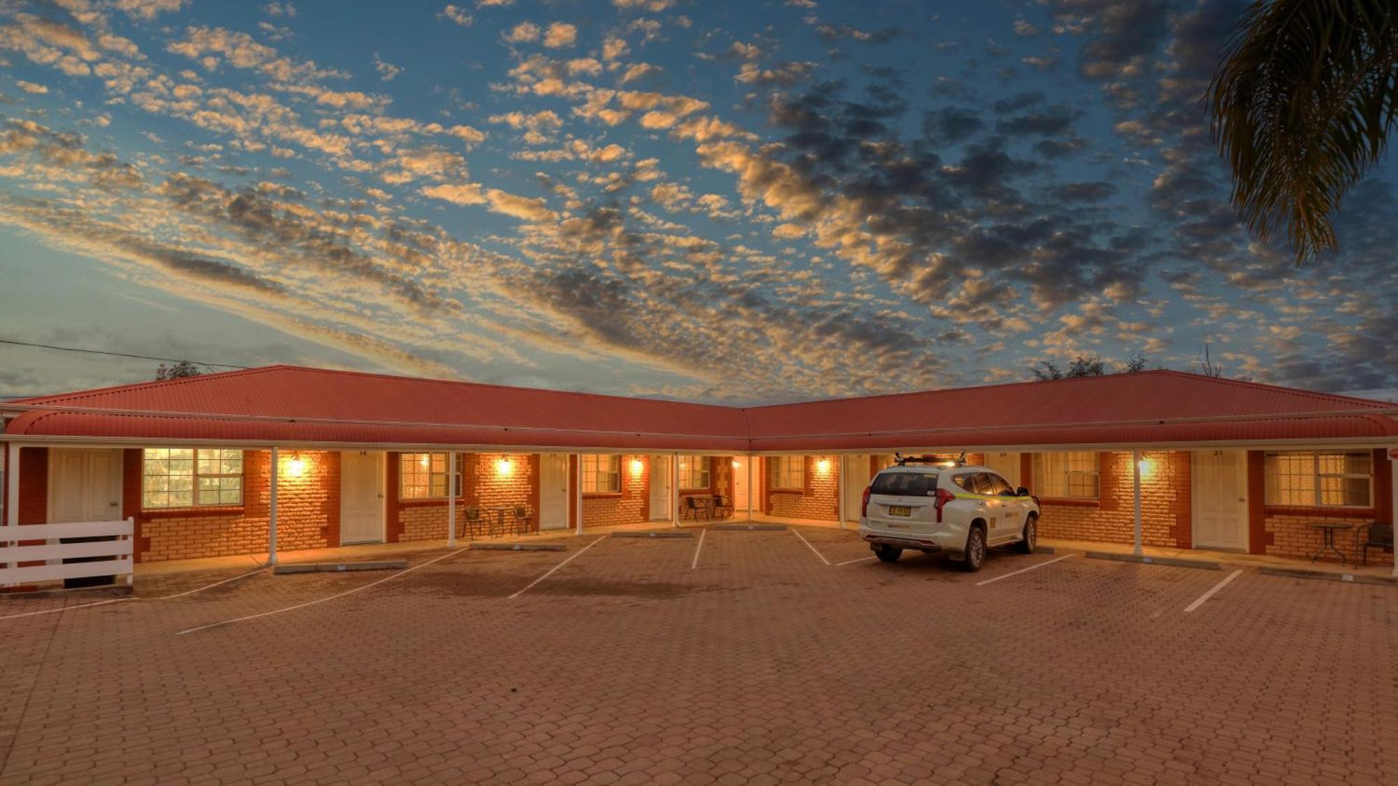 Charles Rasp Motor & Motel Broken Hill