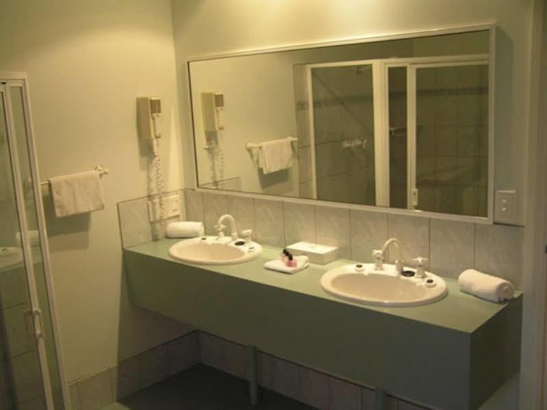 Charles Rasp Motor & Motel 3*
